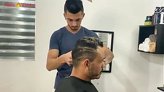 Kadu Ventrí e Edu Scott - Fodi meu barbeiro - Completo / full video in onlyfans.com/kaduventri